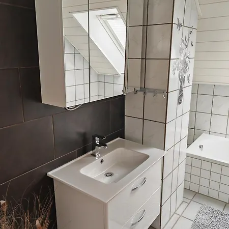 Moderne Im Sauerland - Bis 4 Gaeste *
